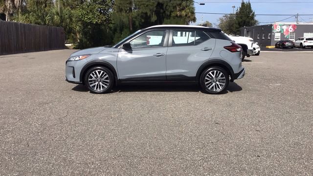 Used 2024 Nissan Kicks SV image 2