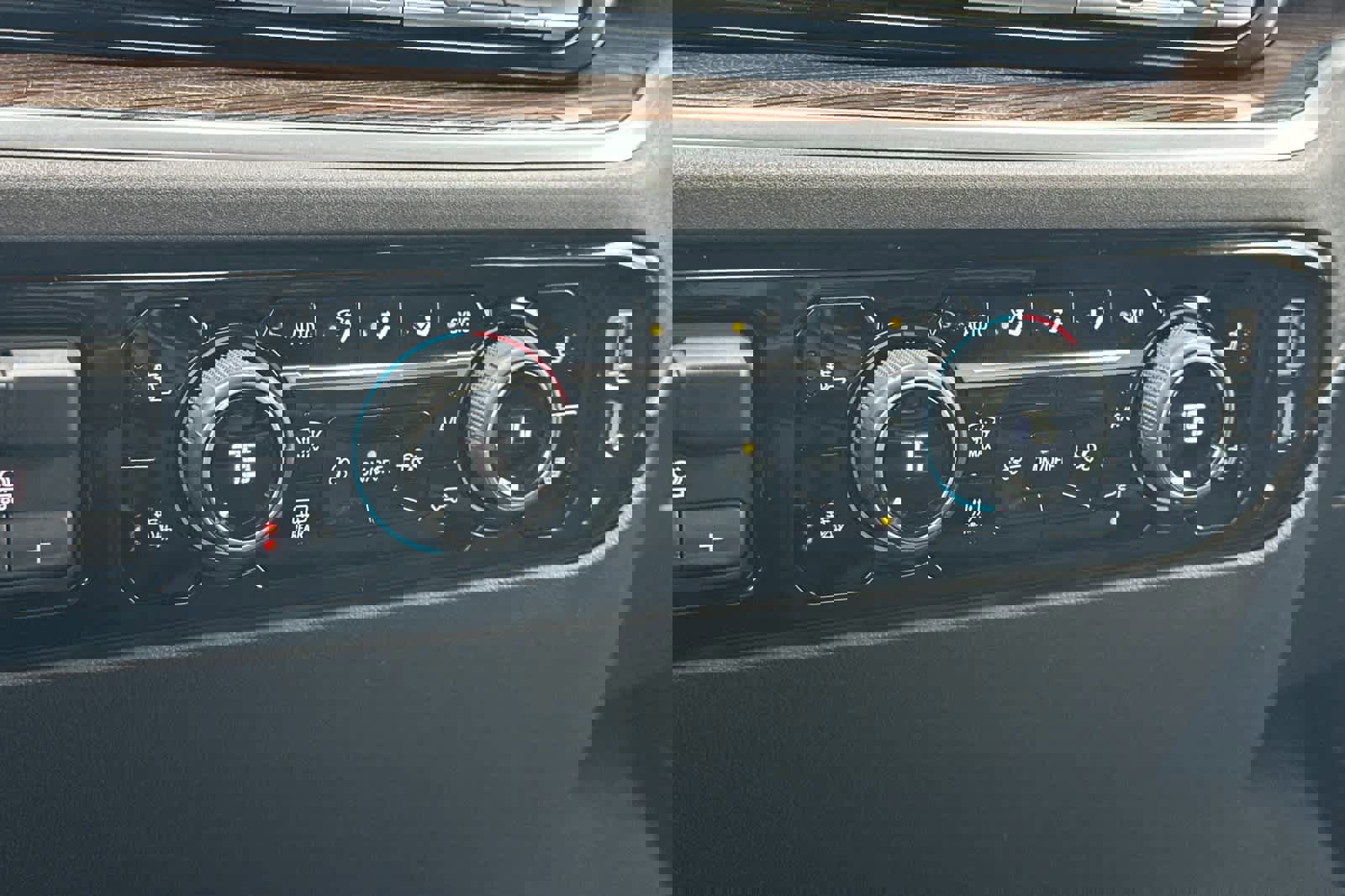 Used 2025 Chevrolet Silverado 1500 LT image 19