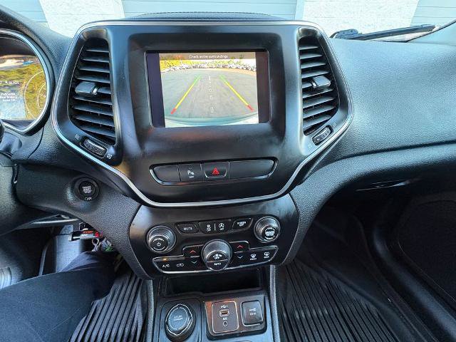 Used 2019 Jeep Cherokee Latitude Plus w/ Comfort/Convenience Group AWD/4WD image 15