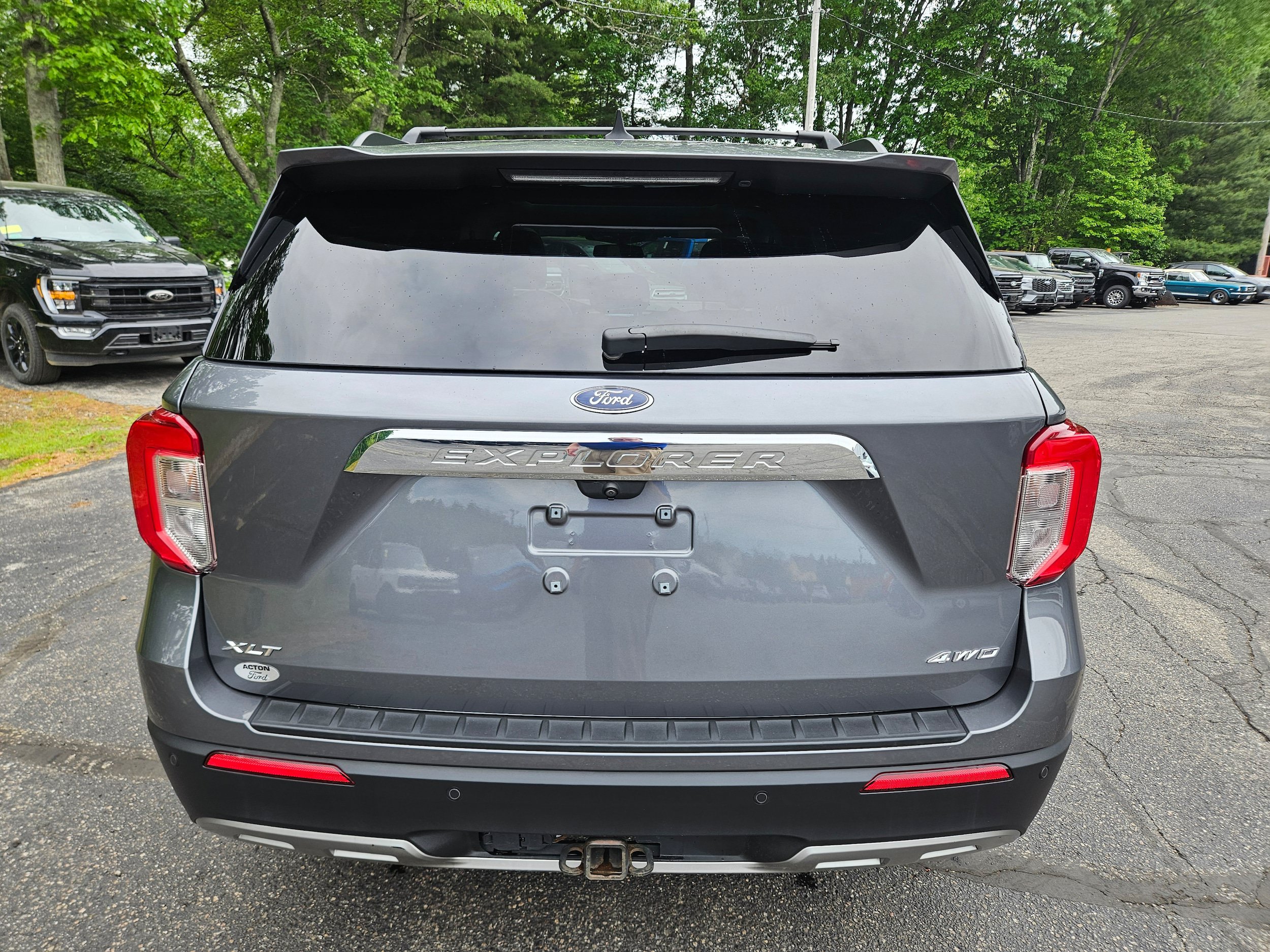 Certified 2022 Ford Explorer XLT w/ Equipment Group 202A AWD/4WD image 6