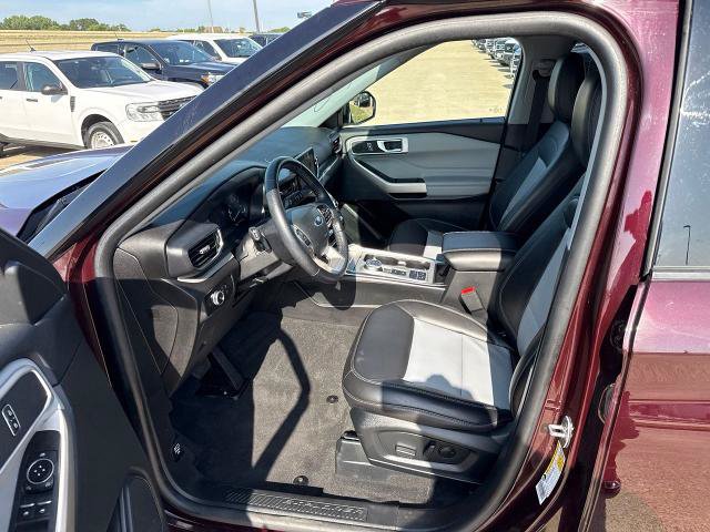 Certified 2023 Ford Explorer XLT w/ Equipment Group 202A RWD image 19