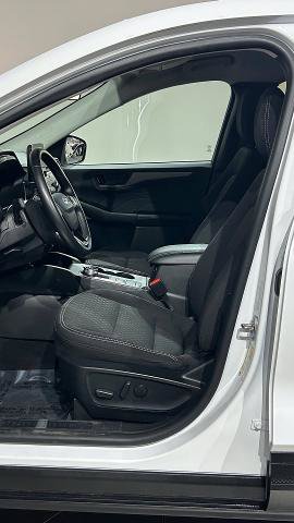 Certified 2024 Ford Escape Active AWD/4WD image 30