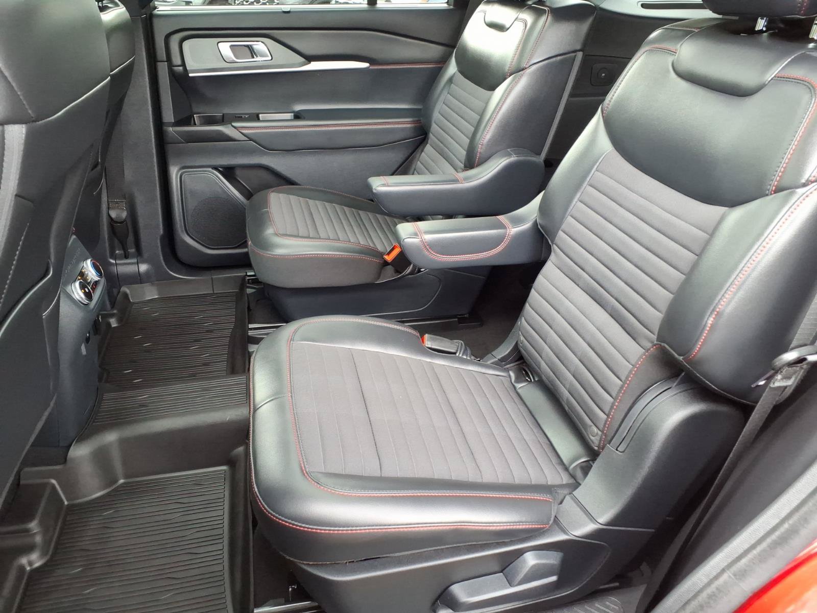 Certified 2025 Ford Explorer ST-Line w/ Premium Package AWD/4WD image 24