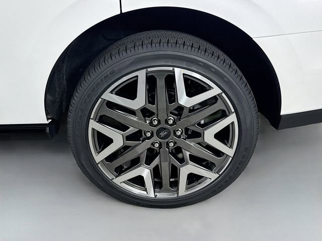Certified 2025 Ford Expedition Platinum w/ Platinum Ultimate Package AWD/4WD image 36
