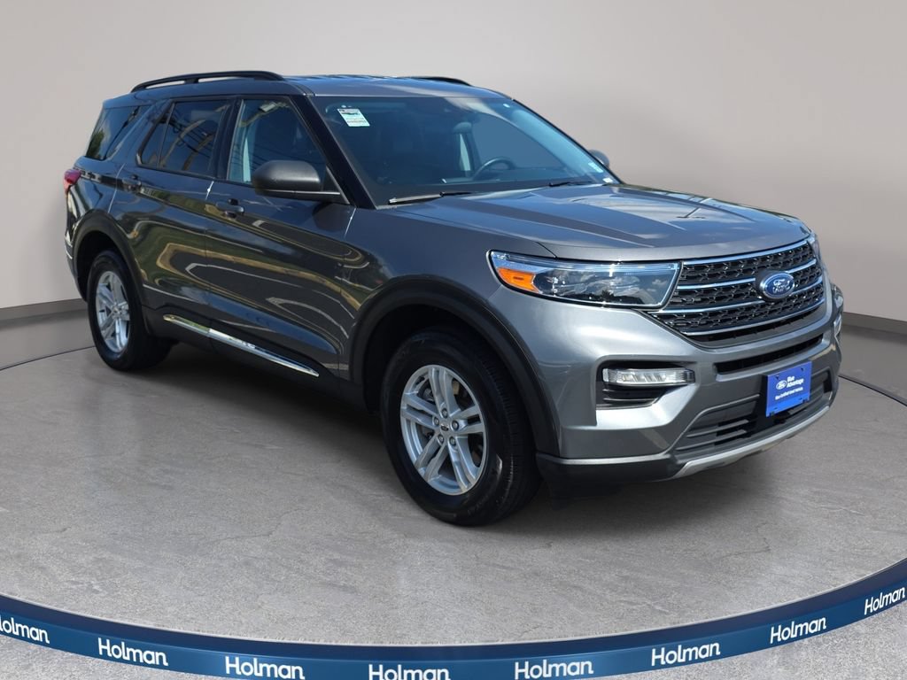 Certified 2023 Ford Explorer XLT w/ Equipment Group 202A AWD/4WD image 3