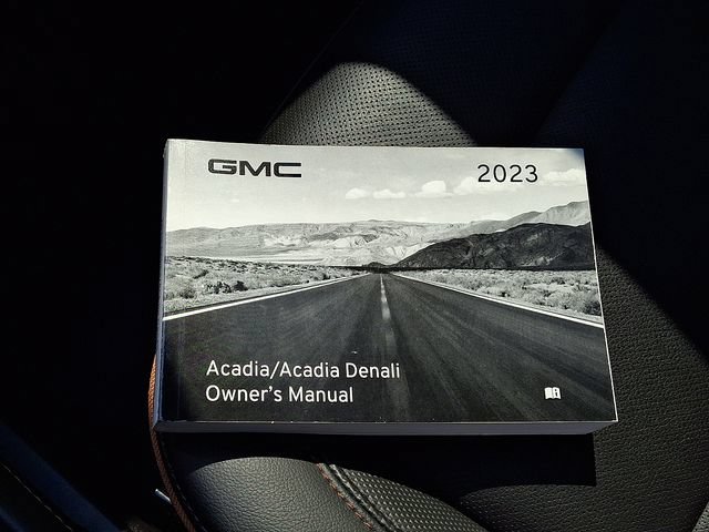 Used 2023 GMC Acadia AT4 w/ Technology Package AWD/4WD image 27