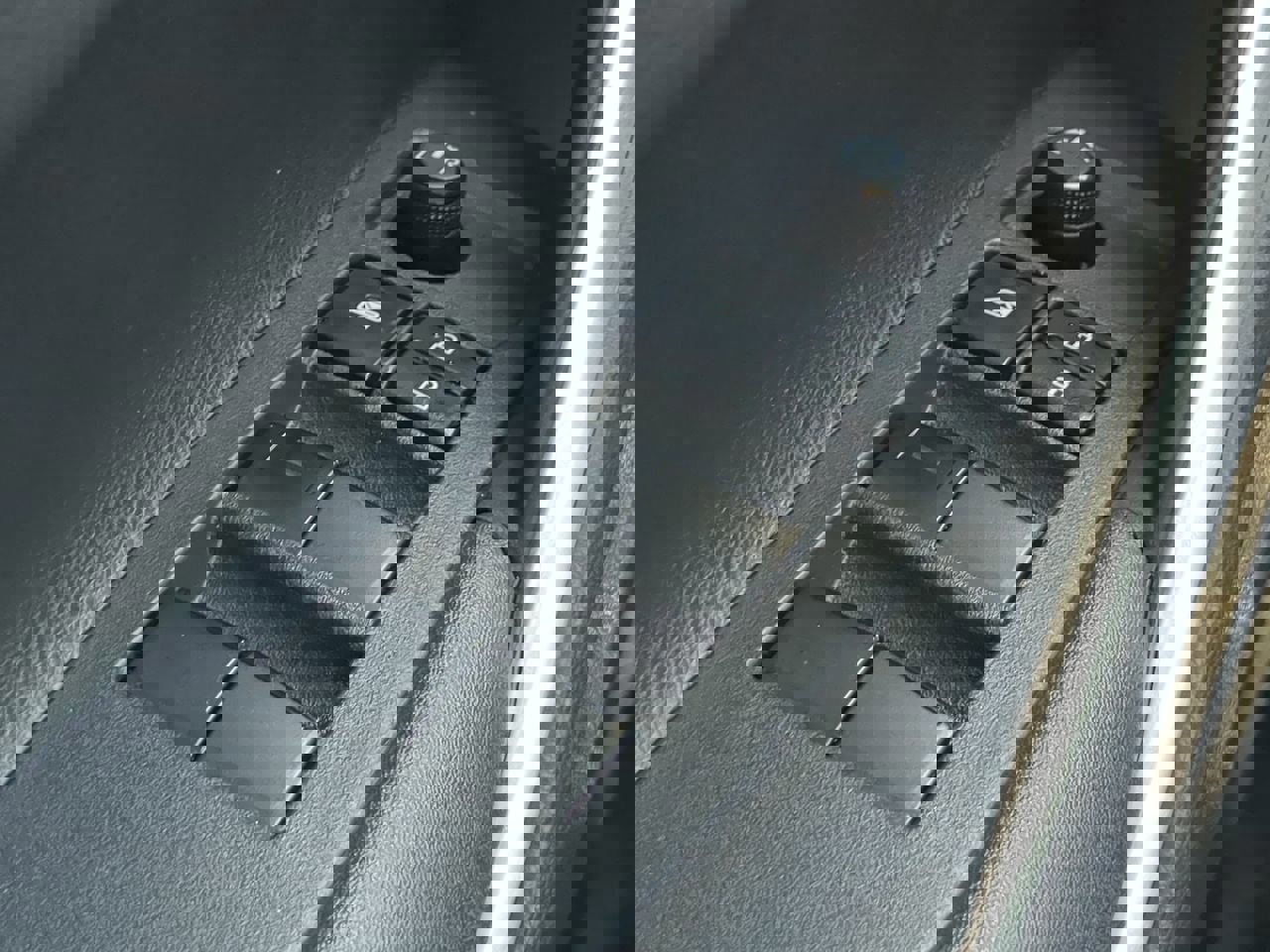 Used 2023 Toyota Corolla Cross XLE w/ Convenience Package image 23