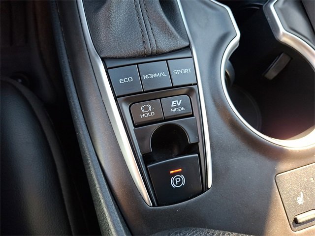 Used 2021 Toyota Camry XLE image 23