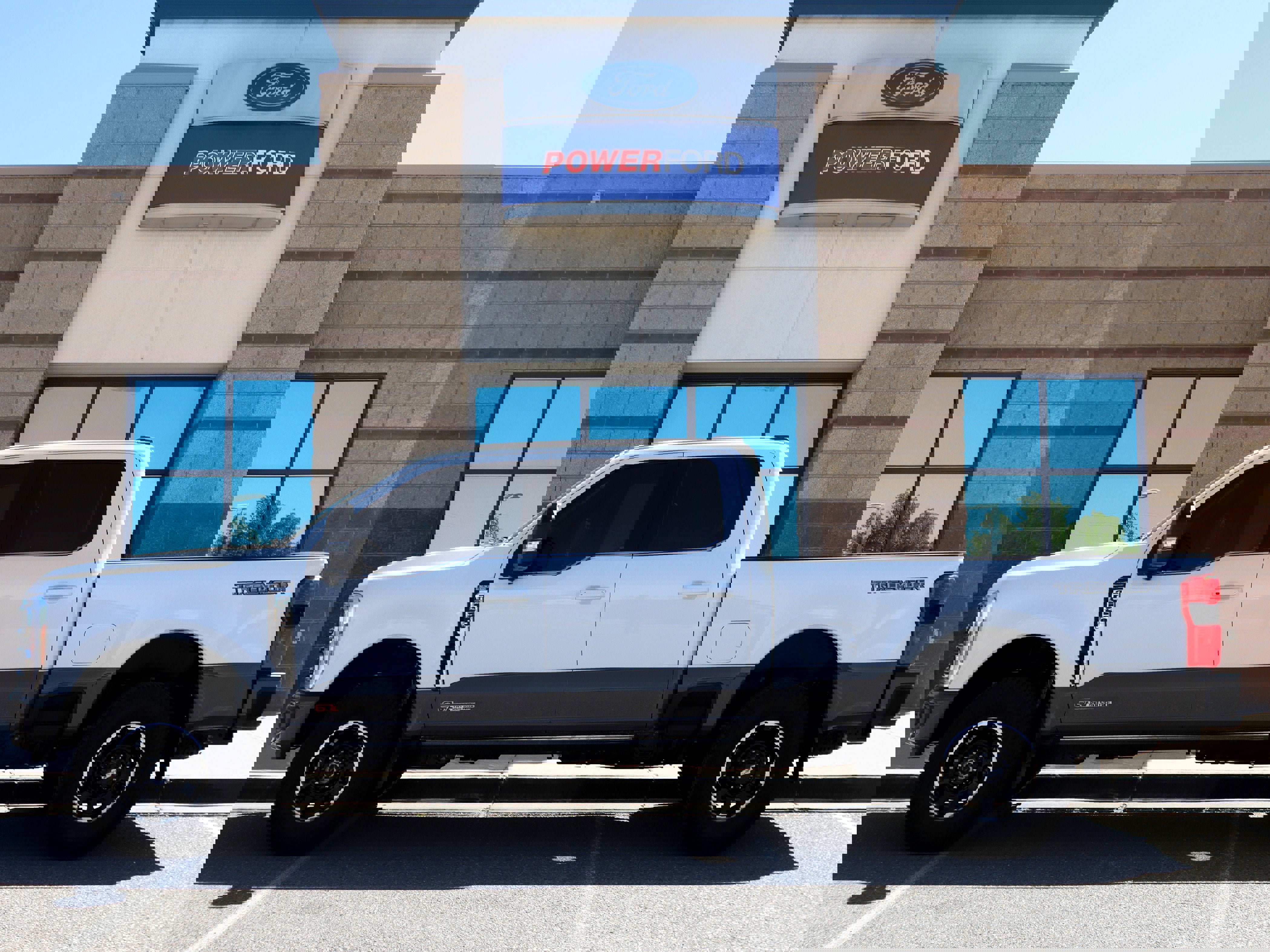 Certified 2026 Ford F350 King Ranch w/ Tremor Off-Road Package AWD/4WD image 9