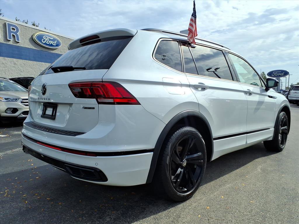 Used 2024 Volkswagen Tiguan SE R-Line image 5