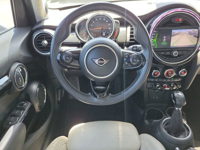 Used 2019 MINI Cooper 4-Door Hardtop w/ Signature Upholstery Package image 13