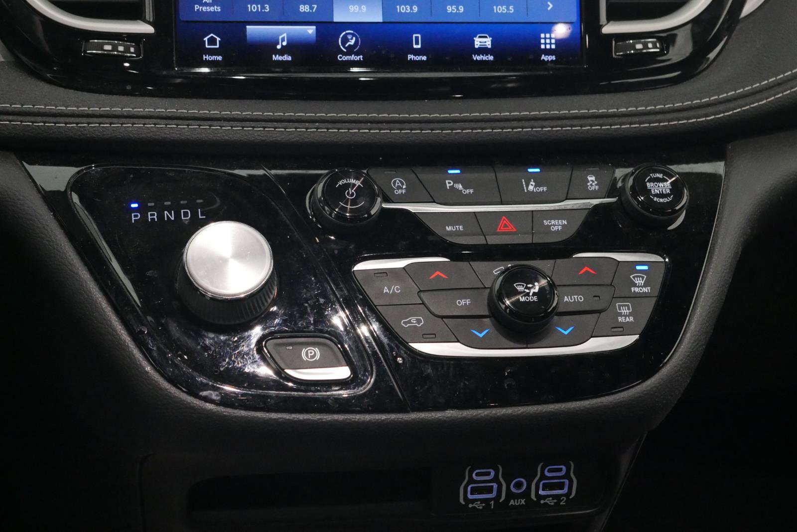 Used 2023 Chrysler Pacifica Touring-L w/ S Appearance Package image 24