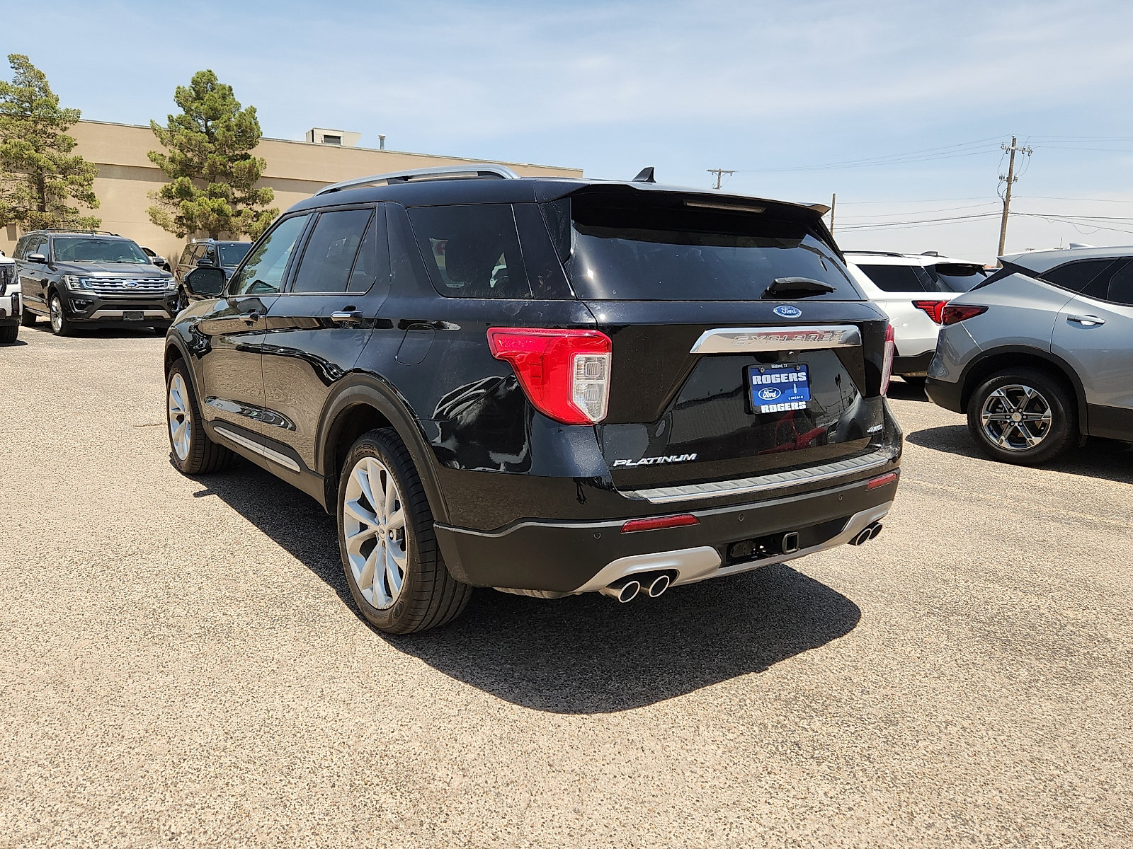 Certified 2023 Ford Explorer Platinum w/ Technology Package AWD/4WD image 5
