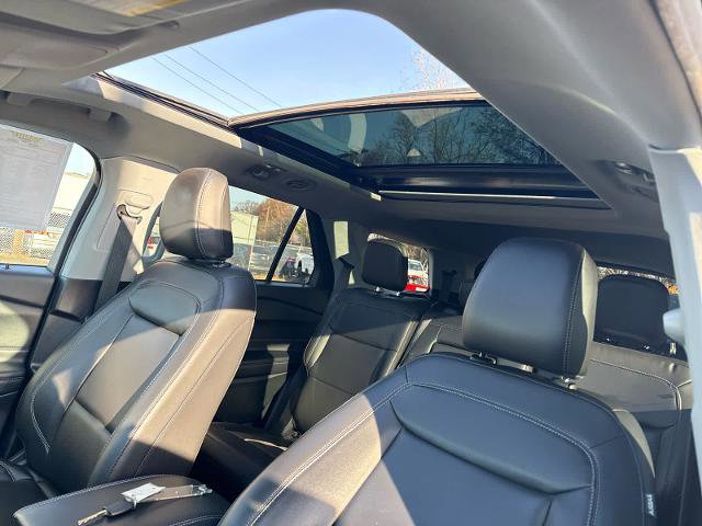 Certified 2022 Ford Explorer XLT w/ Equipment Group 202A image 15