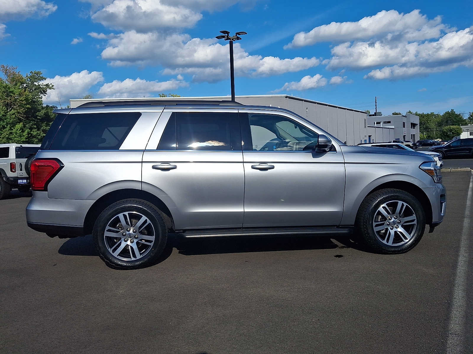 Certified 2024 Ford Expedition XLT AWD/4WD image 7