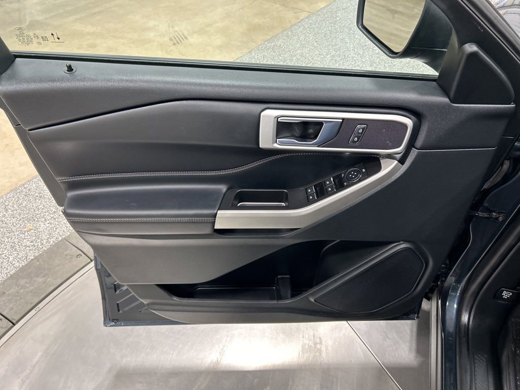 Certified 2022 Ford Explorer XLT w/ Equipment Group 202A image 15