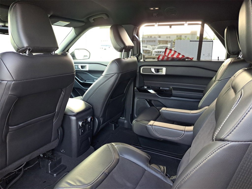 Certified 2022 Ford Explorer ST image 6