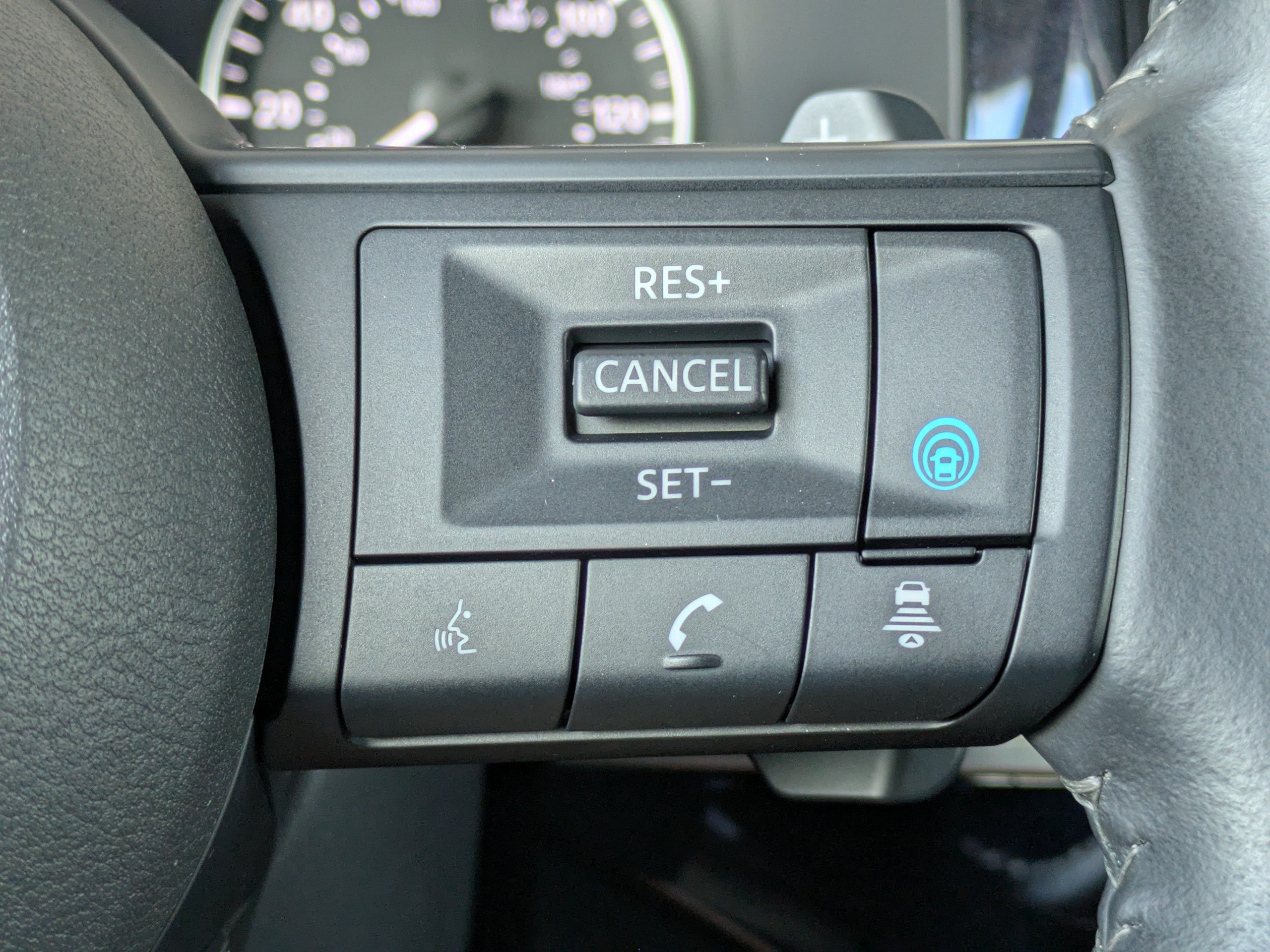 Used 2025 Nissan Pathfinder SV AWD/4WD image 29