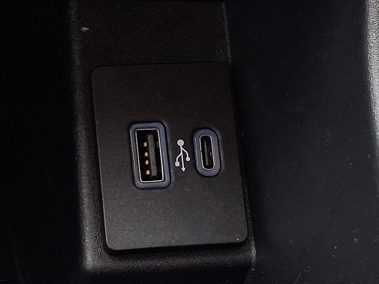 Certified 2022 Ford Edge SE w/ Black Appearance Package image 23