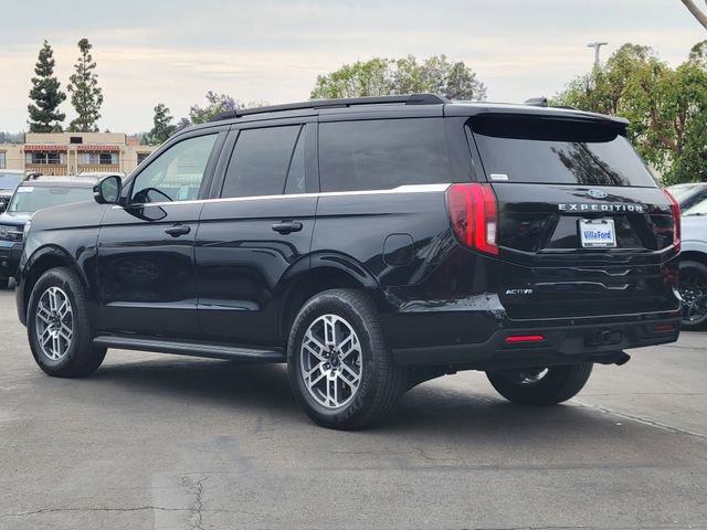 Certified 2025 Ford Expedition Active RWD image 2