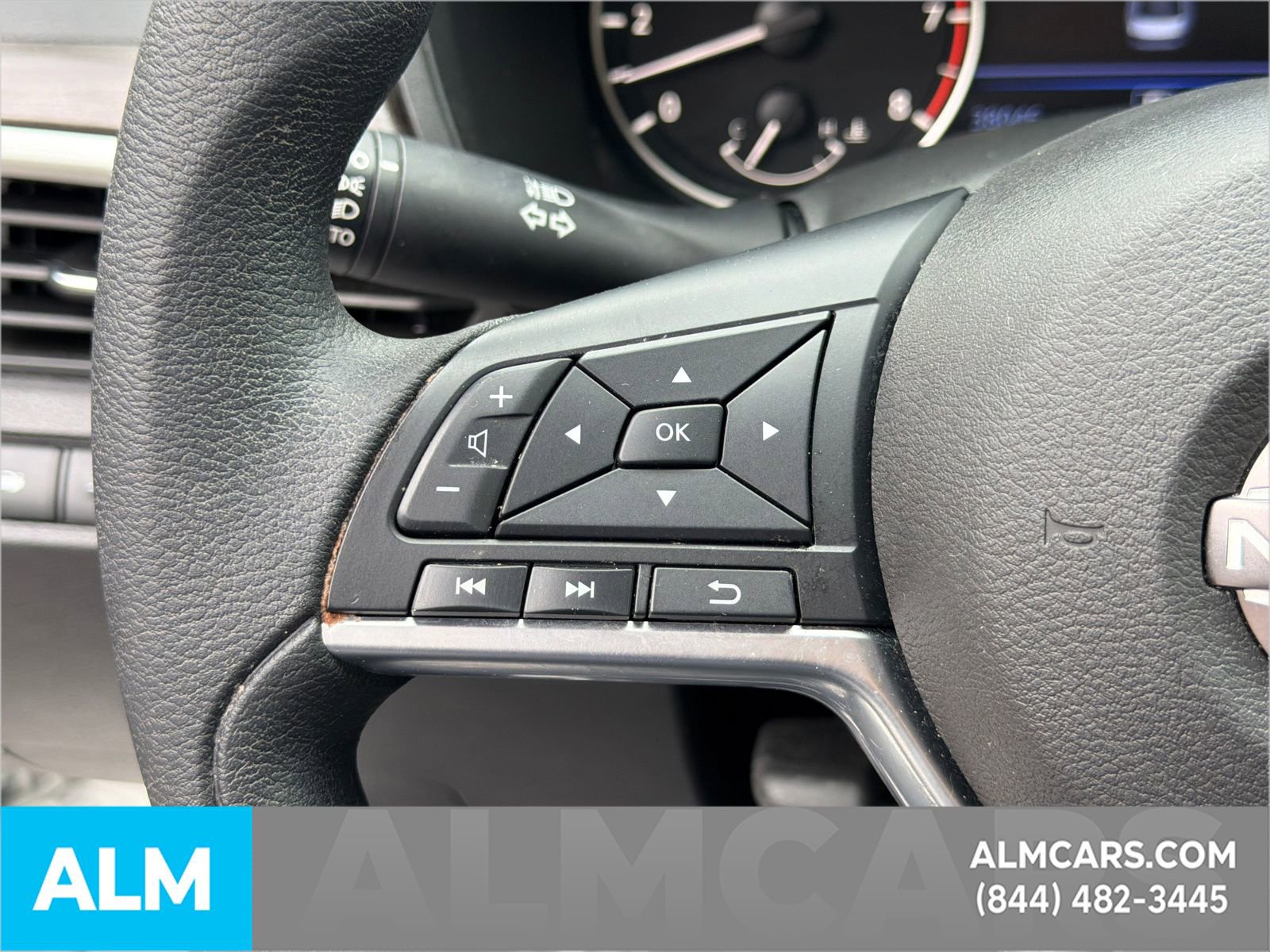 Used 2025 Nissan Altima 2.5 SV FWD image 28