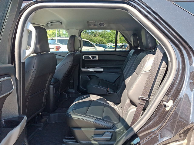 Certified 2023 Ford Explorer XLT w/ Equipment Group 202A AWD/4WD image 20