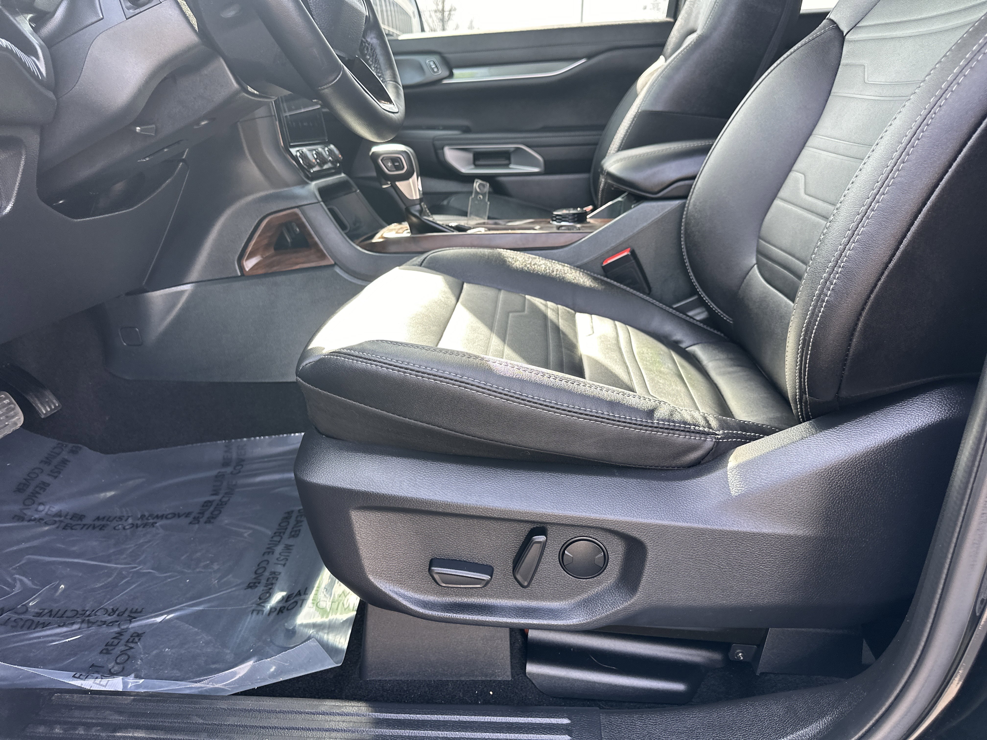 Certified 2025 Ford Ranger Lariat w/ Trailer Tow Package image 13