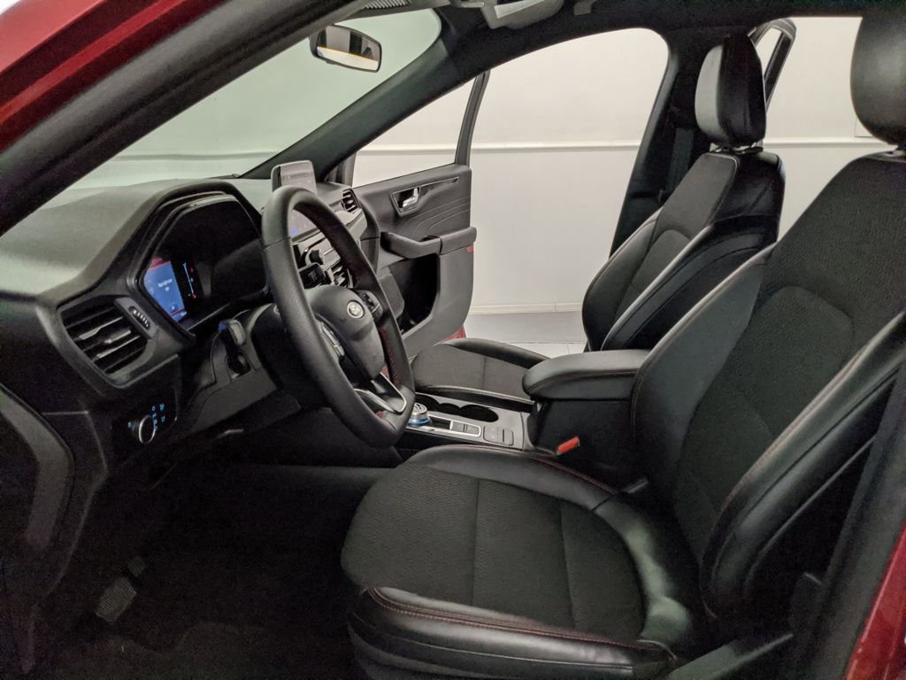 Certified 2025 Ford Escape ST-Line image 16