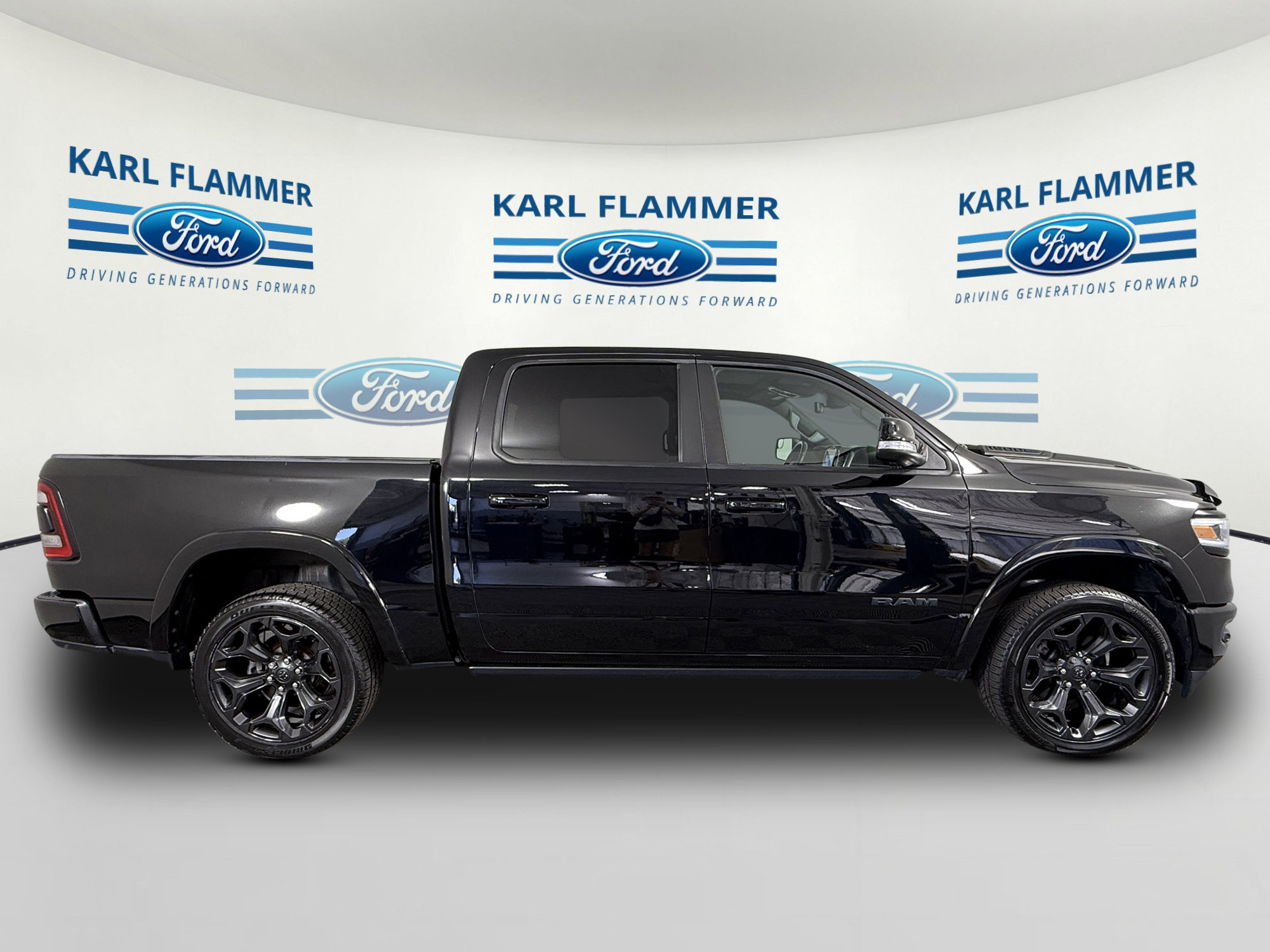 Used 2022 RAM 1500 Limited AWD/4WD image 2