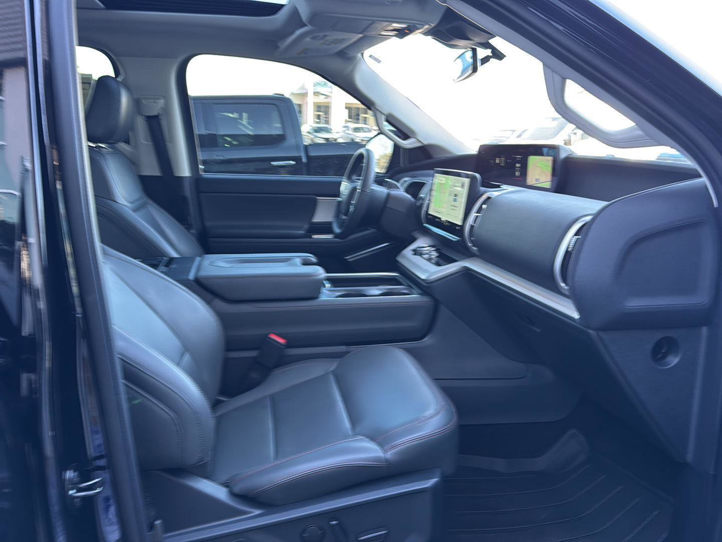 Certified 2025 Ford Expedition Active image 10