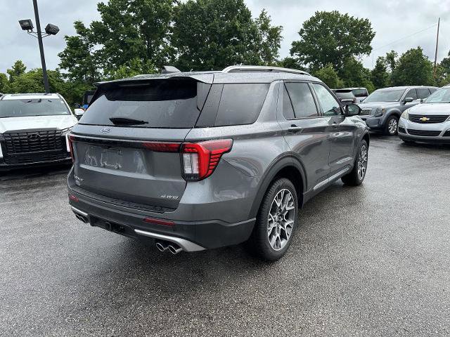 Certified 2025 Ford Explorer Platinum w/ Ultimate Package AWD/4WD image 7