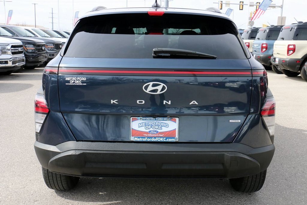 Used 2025 Hyundai Kona SEL image 6