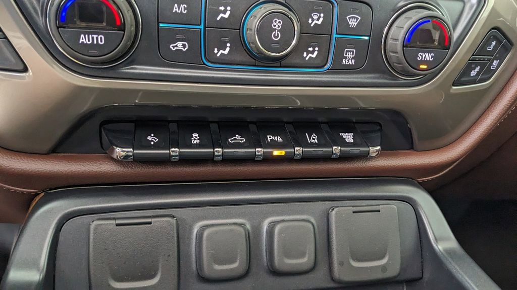 Used 2017 Chevrolet Silverado 3500 High Country image 27