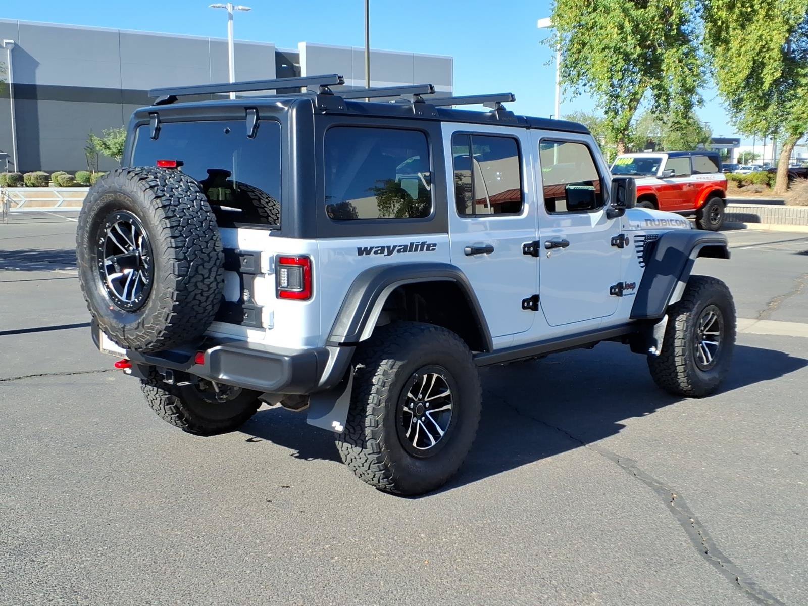Used 2024 Jeep Wrangler Unlimited Rubicon w/ XTREMEE 35" Tire Package AWD/4WD image 6