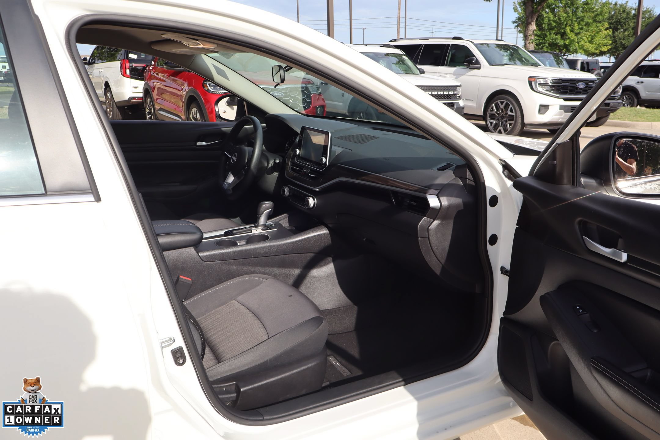 Used 2025 Nissan Altima 2.5 SV FWD image 27