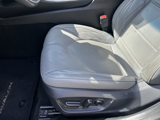 Used 2019 Toyota Avalon Limited FWD image 14