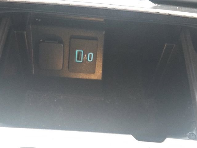 Certified 2020 Ford Explorer XLT w/ Equipment Group 202A image 36