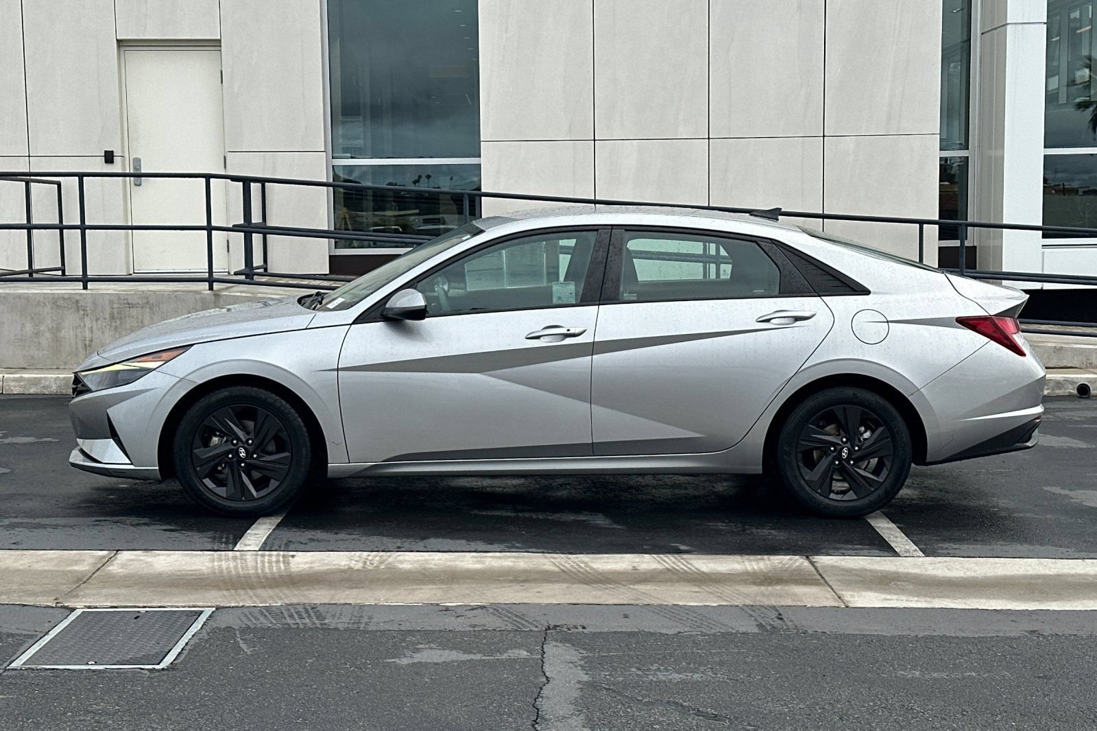 Used 2021 Hyundai Elantra SEL FWD image 6