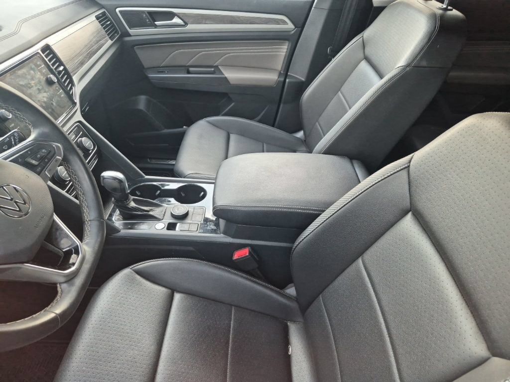 Used 2022 Volkswagen Atlas Cross Sport SE AWD/4WD image 25