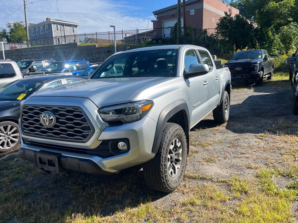 Used 2023 Toyota Tacoma TRD Off-Road AWD/4WD image 3