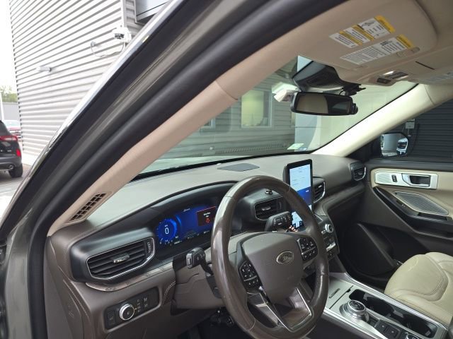 Certified 2020 Ford Explorer Platinum w/ Premium Technology Package image 8