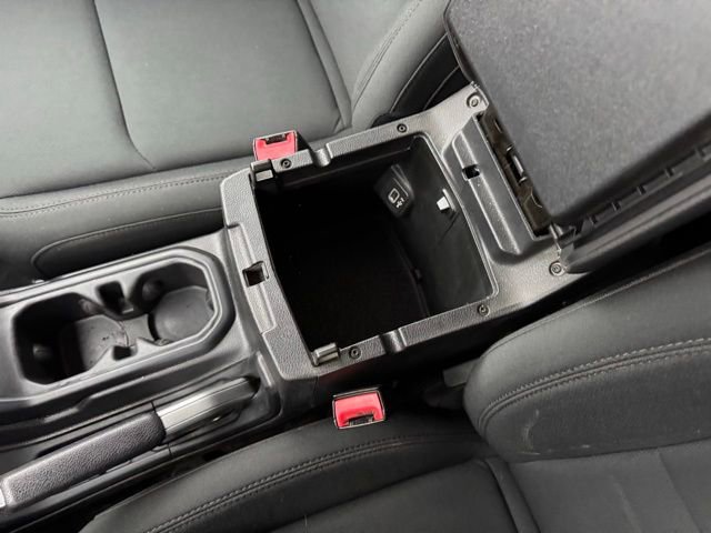 Used 2018 Jeep Wrangler Unlimited Sahara w/ Cold Weather Group image 25