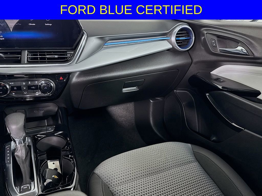 Used 2025 Chevrolet Trax LT w/ Driver Confidence Package image 22