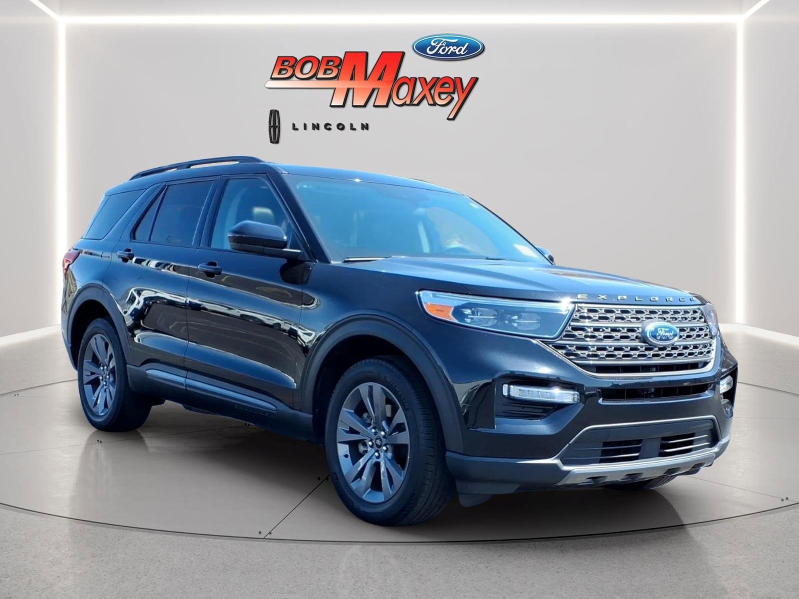 Certified 2023 Ford Explorer XLT w/ Equipment Group 202A image 6