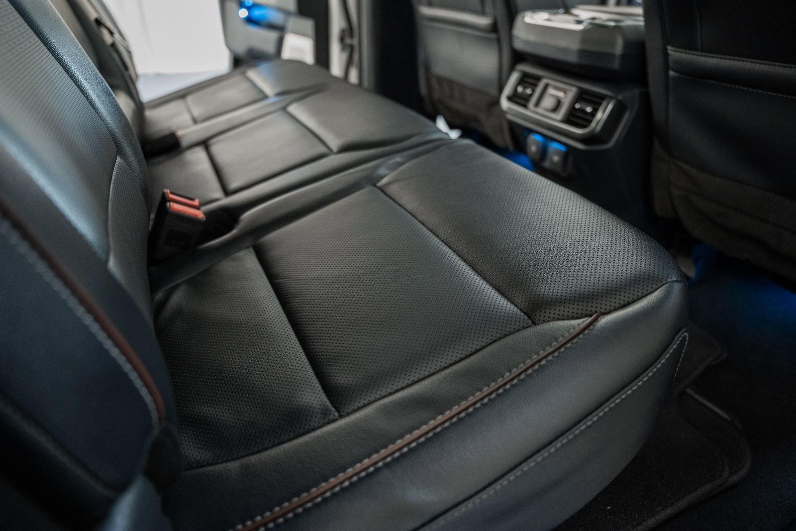 Certified 2023 Ford F150 Lariat w/ Equipment Group 502A High image 44