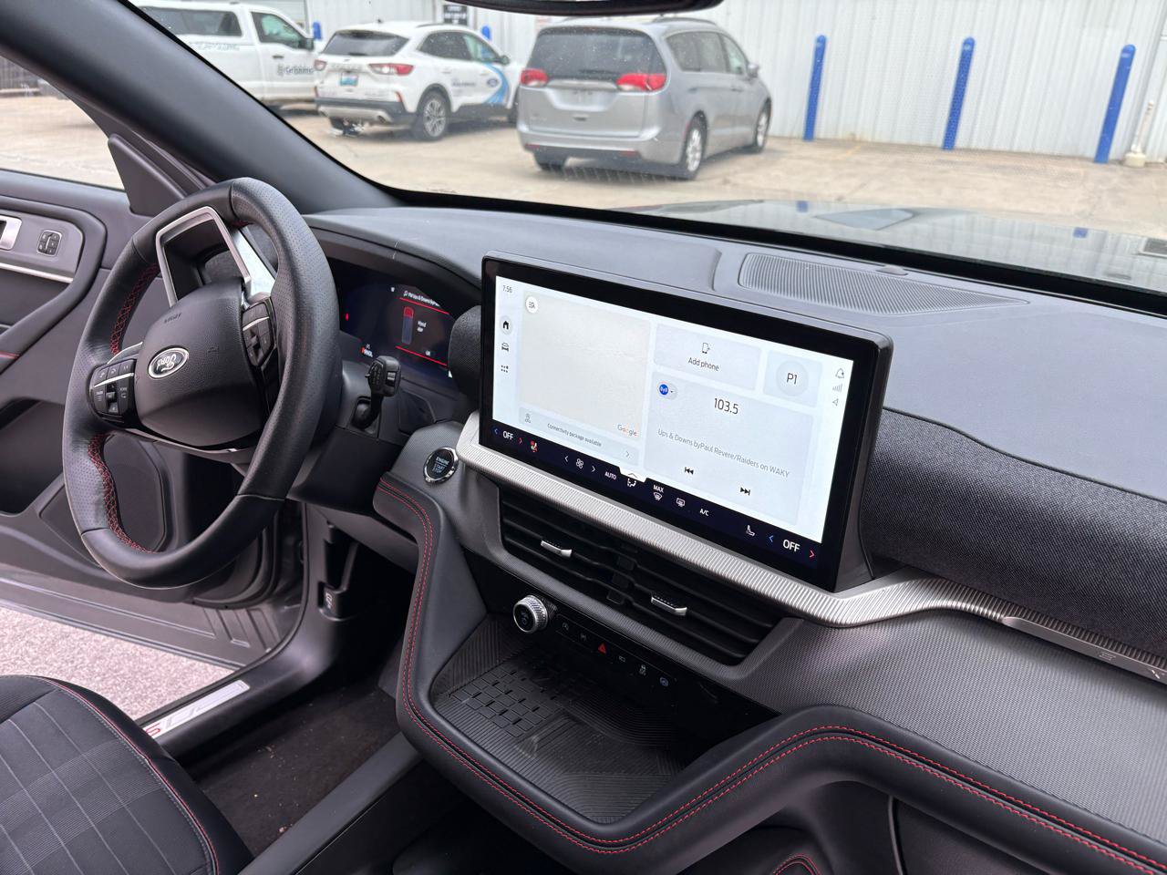 Certified 2025 Ford Explorer ST-Line w/ Premium Package AWD/4WD image 38