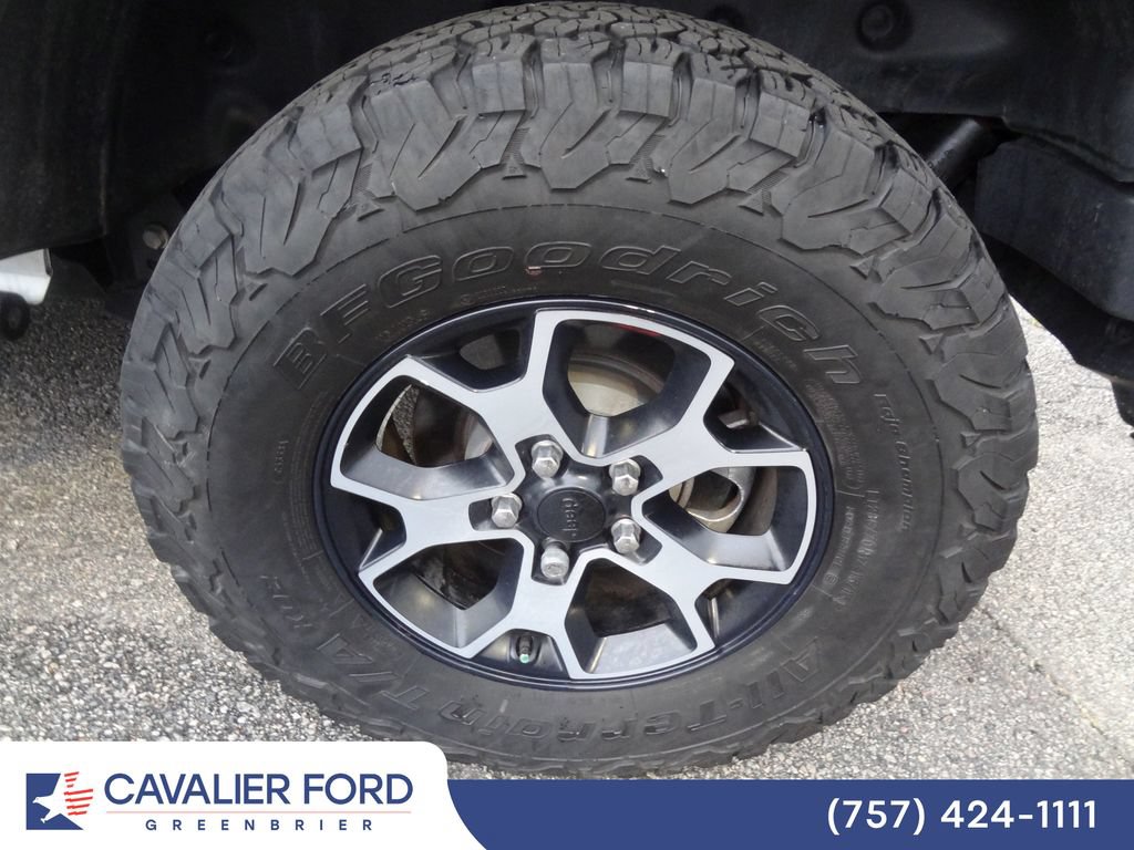 Used 2022 Jeep Wrangler Unlimited Rubicon w/ Cold Weather Group AWD/4WD image 14