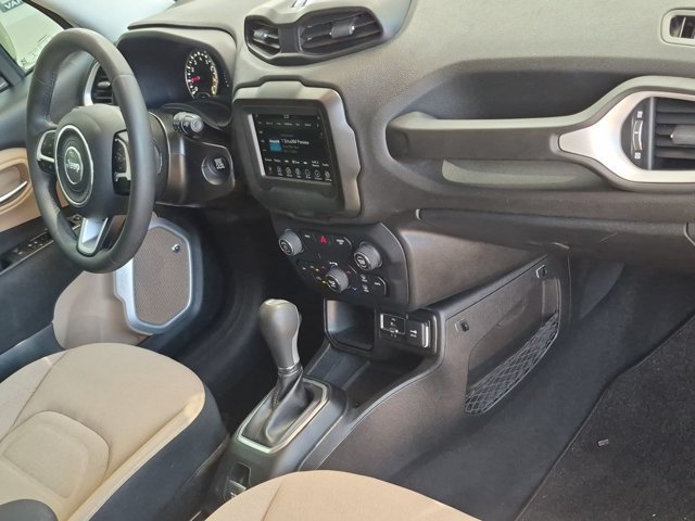 Used 2018 Jeep Renegade Latitude FWD image 21