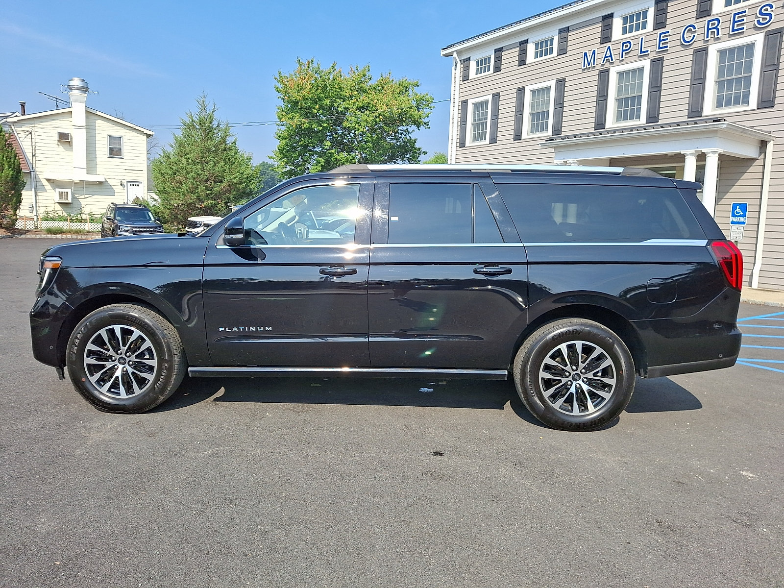 Certified 2025 Ford Expedition Max Platinum AWD/4WD image 8