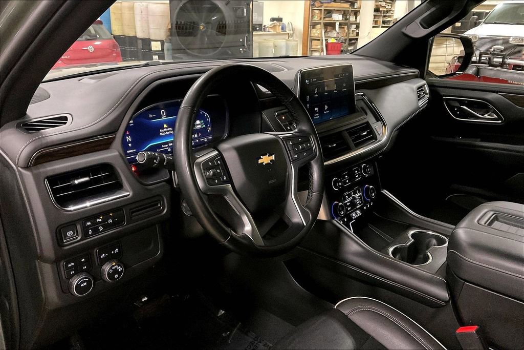 Used 2023 Chevrolet Suburban Premier image 13